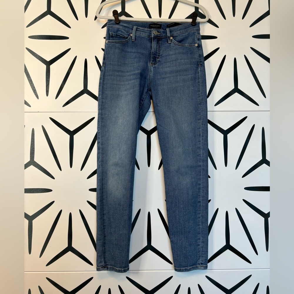 Banana Republic Mid-Rise Skinny Jeans – Medium Wash – Size 27